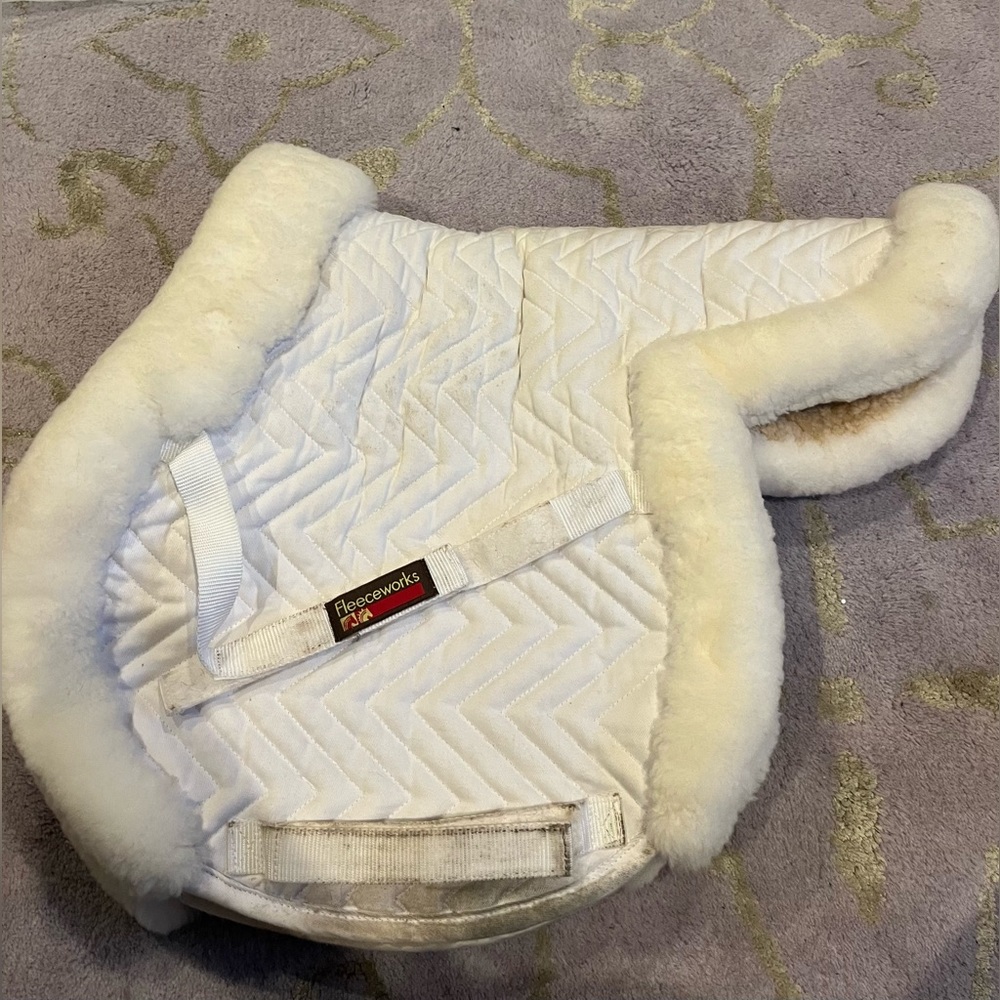 Fleeceworks Shimmable Show hunter pad with perfect balance technology